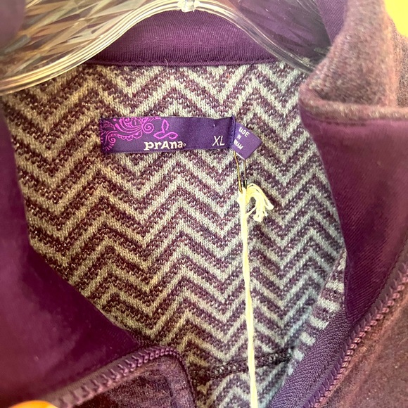 Wool zip up - Picture 3 of 3